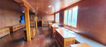 Valley View Lodge & Restaurant