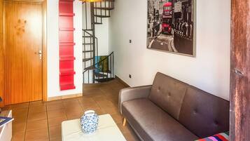 Apartment, Balcony, City View | Living area