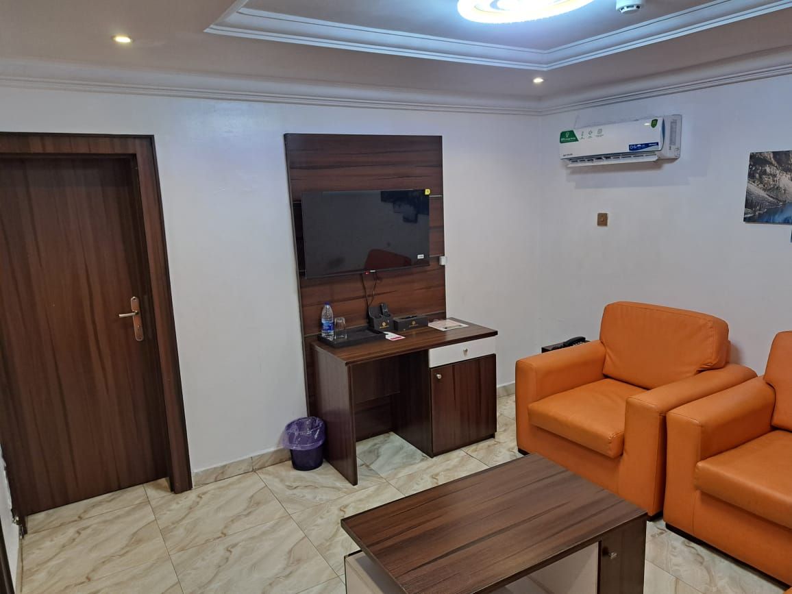 Business Room | Living area