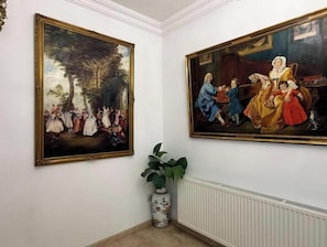 Interior - Hotel Varios : Standard Queen Room (Batumi)