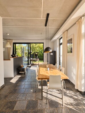 Unclassified image, 5 of 22, button - Vrbo Property (Berlin)