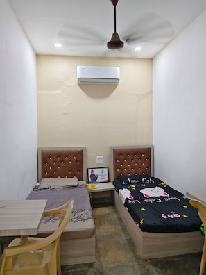 Ảnh chưa phân loại, 5 trong số 7 ảnh, nút