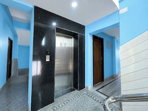 Ảnh chưa phân loại, 3 trong số 7 ảnh, nút