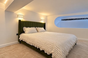 Unclassified image, 2 of 10, button - Bedford 1-bed Apartment, Sleeps 4 With Parking (Bedford)