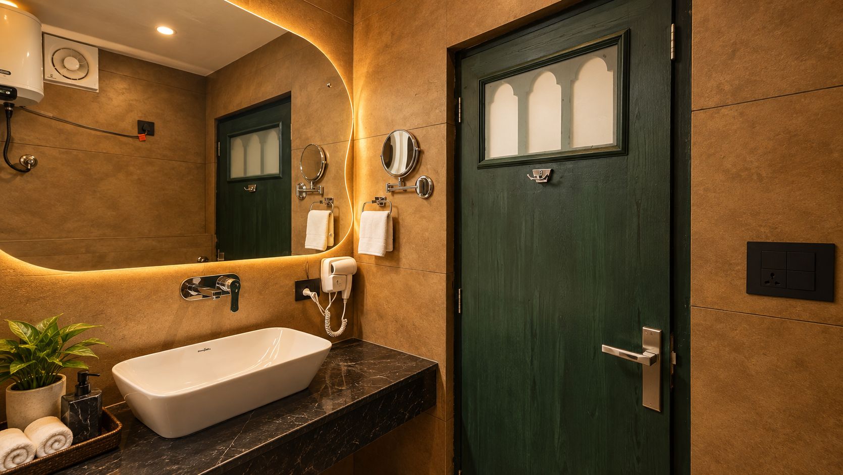 Un baño con un lavabo grande, un espejo, un perchero para toallas y una puerta verde.