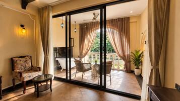 Triple Room, Balcony