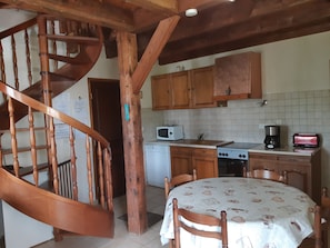 Unclassified image, 4 of 6, button - Vrbo Property (Besse-et-Saint-Anastaise)