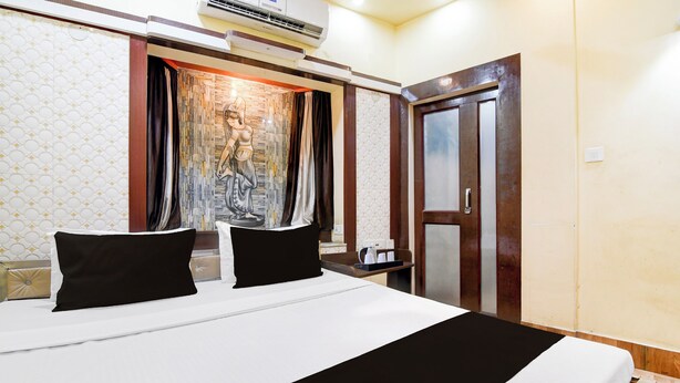 Desk, WiFi (free) - Hotel O NIT Durgapur Formerly Royal Inn (Durgapur)