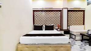 Desk, WiFi (free) - Hotel O NIT Durgapur Formerly Royal Inn (Durgapur)