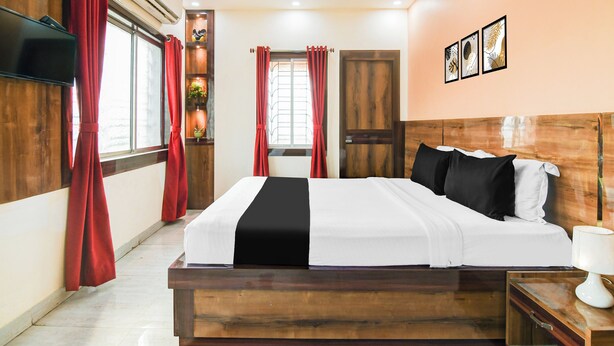 Desk, free WiFi - Hotel O DumDum Thana More Formerly Bimla (Kolkata)