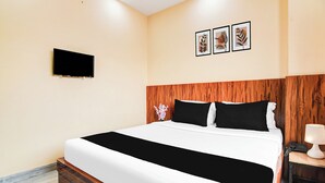 Desk, free WiFi - Hotel O DumDum Thana More Formerly Bimla (Kolkata)