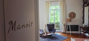 Luokittelematon kuva, 3 kautta 64, painike