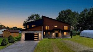 Unclassified image, 2 of 57, button - Lakeside Modern Retreat in PEC (Prince Edward)