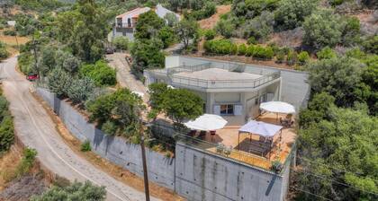 Apartment 'Evia Family Paradise 2' with Mountain View, Wi-Fi and Air Conditioning
