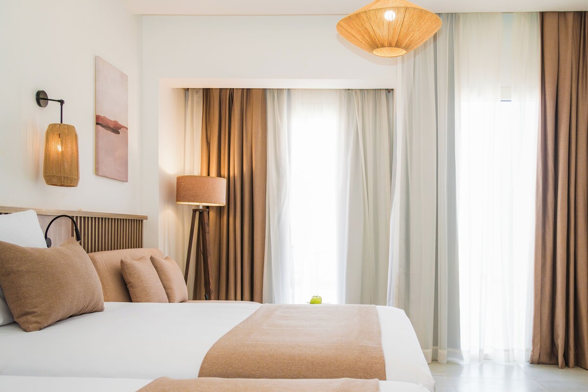 Chambre Deluxe, balcon, vue piscine