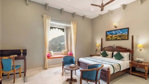 Unclassified image, 5 of 16, button - Kesar Bagh  (Ranakpur)