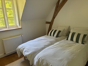 Room - Vrbo Property (Cléry-Saint-André)