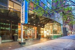 Unclassified image, 5 of 6, button - Wyndham Midtown 45/Hotel - Walkable Midtown Escape - Dining & Broadway (New York)