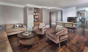 Unclassified image, 2 of 6, button - Wyndham Midtown 45/Hotel - Walkable Midtown Escape - Dining & Broadway (New York)