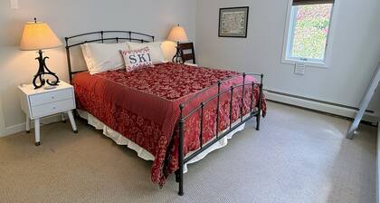F33 Renovated Ski-in Ski-out Forest Cottage Townhome with Modern Updates