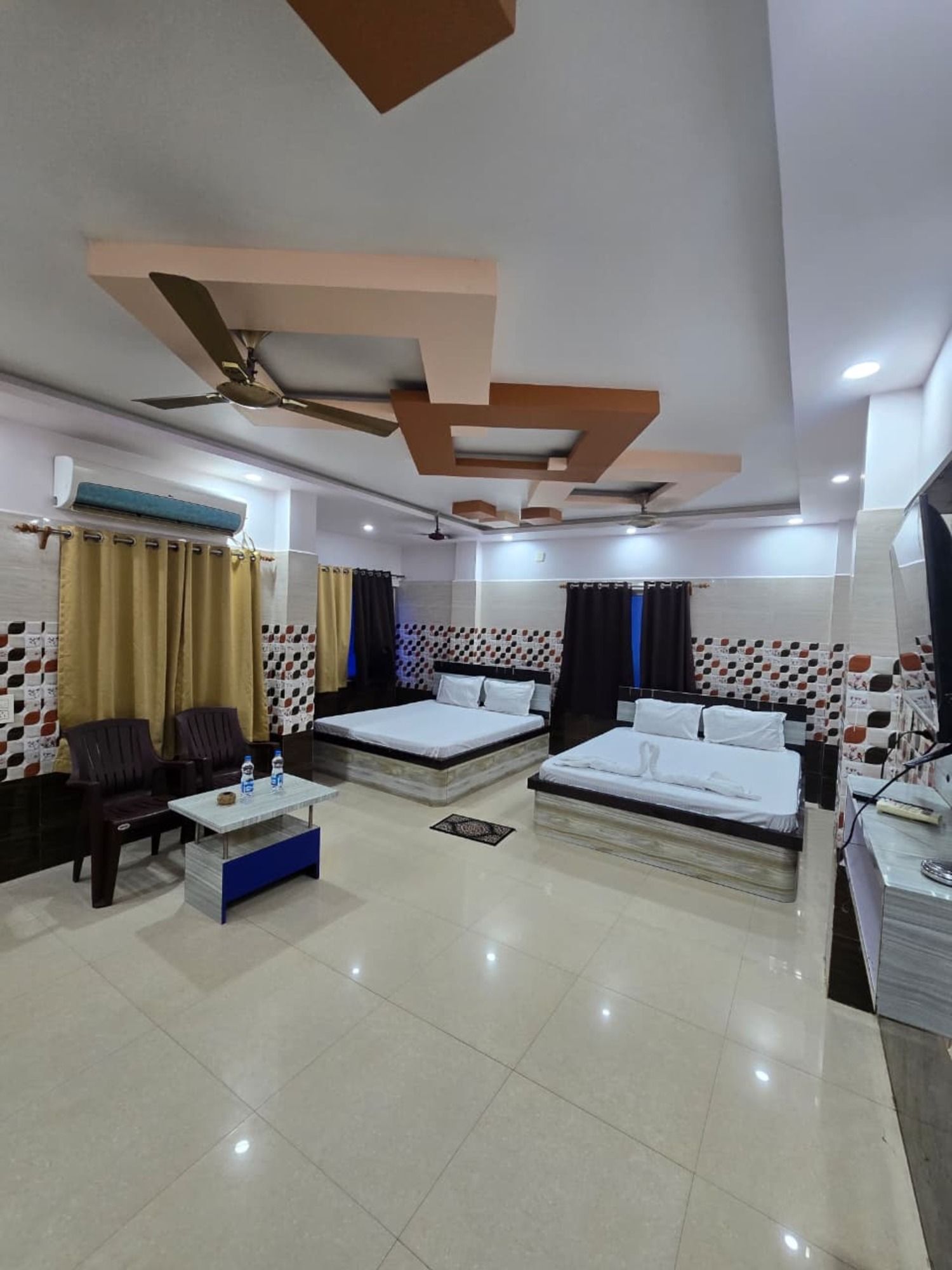 Family Room | WiFi (free)
