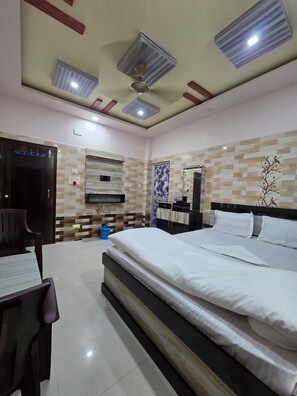 Family Room - SINGHBHUM-The Shore (Mandaramani)