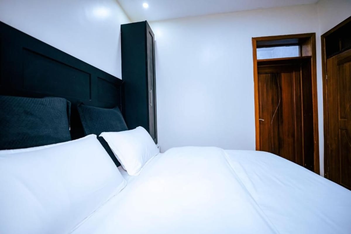 Comfort-Doppelzimmer, Balkon, Hügelblick