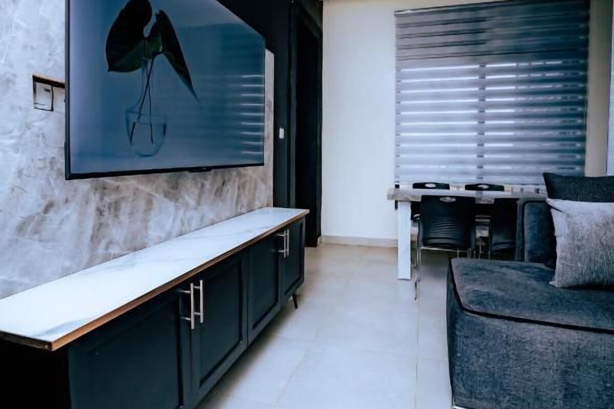 Apartment, 2 Bedrooms, Balcony, Hill View | Ruang tamu