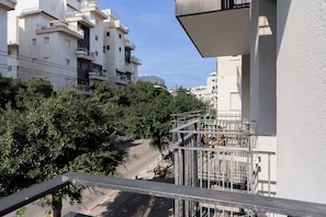 Balcony view - Blueground at Old North, New Building, Balcony (Tel Aviv-Yafo)