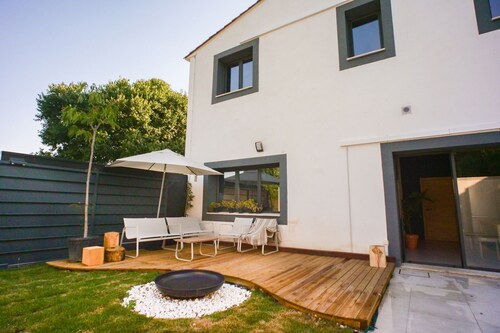 Detached house with a garden and pool in Candeleda: Casa Vettonia