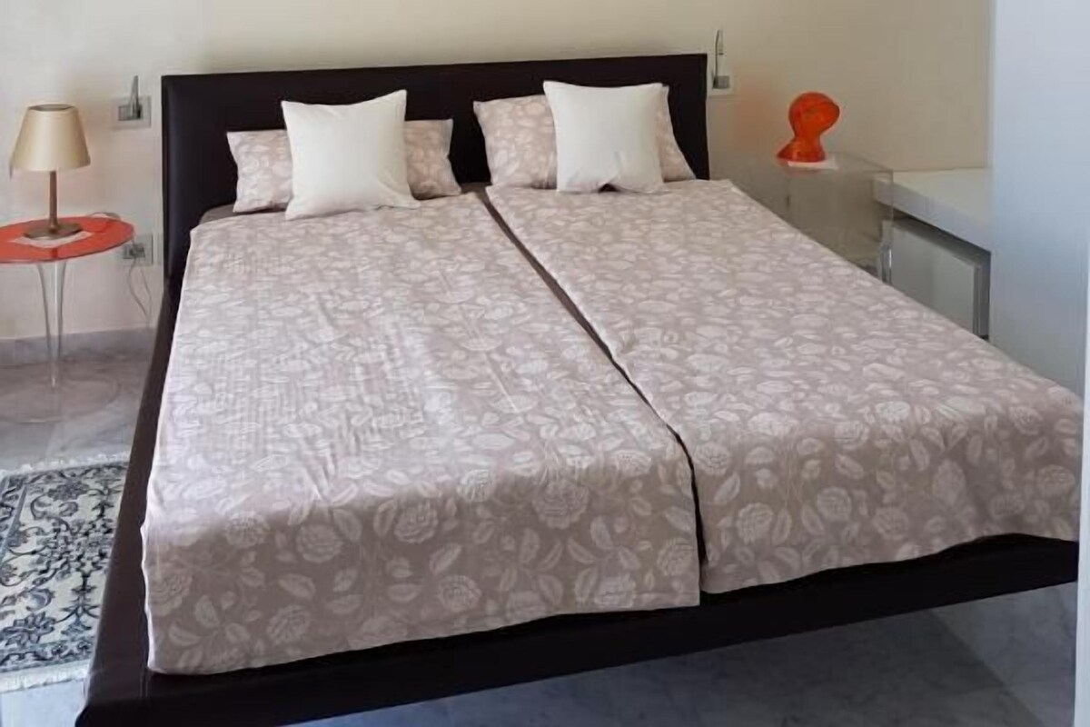Quarto casal ou duplo luxo, vista para a piscina