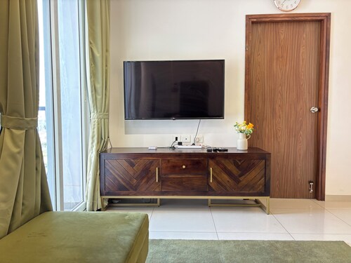 Spacious 3-bedroom apartment with AC in gorgeous Chicalim