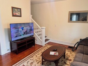 Unclassified image, 3 of 11, button - Comfortable 2-bedroom apartment in tranquil Richfield Springs with AC (Richfield Springs)