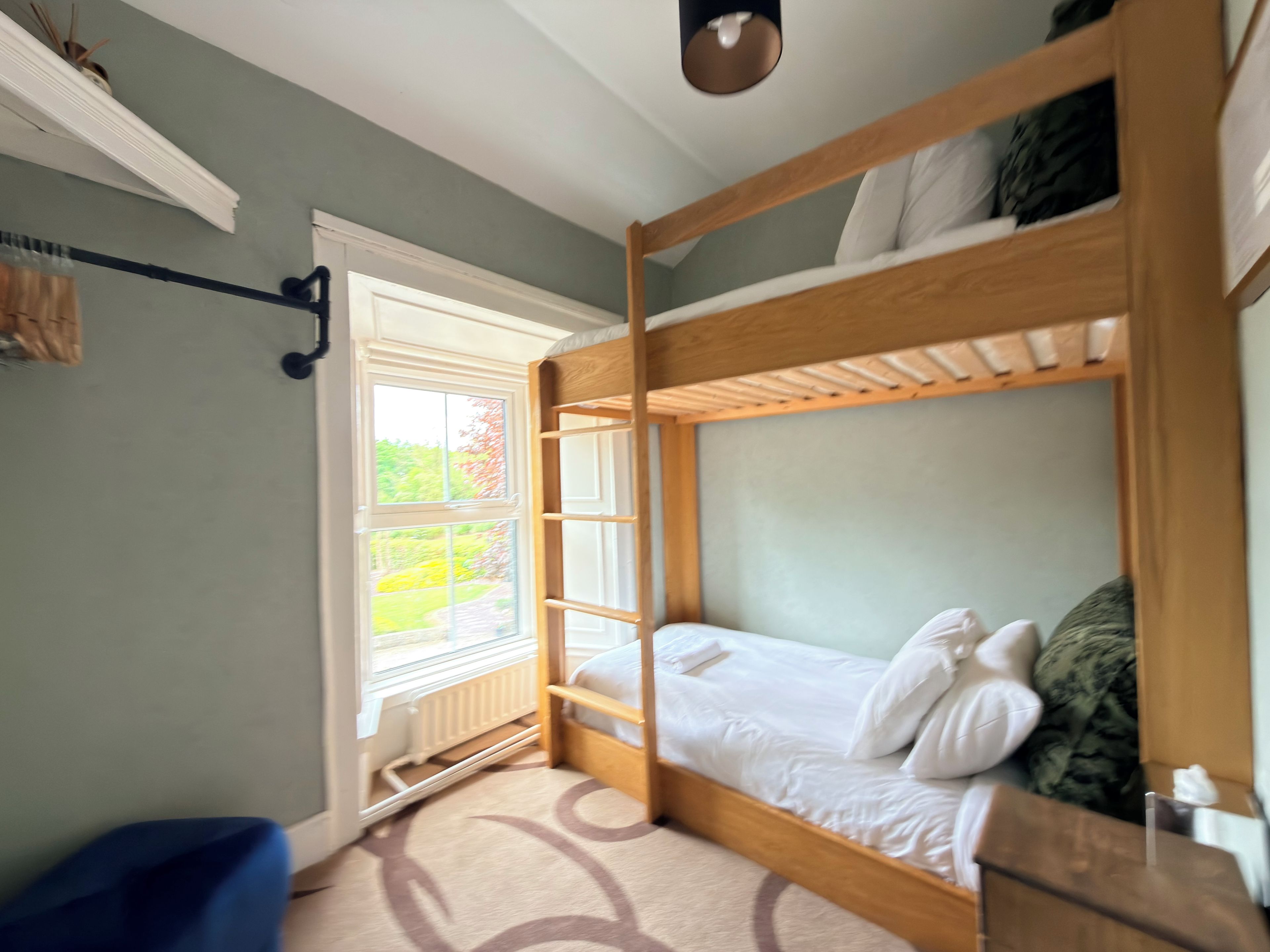 Habitación clásica con 2 camas individuales, vistas al jardín | Cortinas opacas y wifi gratis
