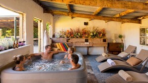 Bồn tắm spa ngoài trời
