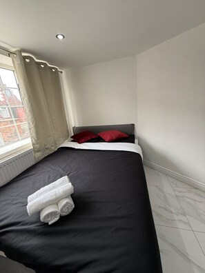 Unclassified image, 4 of 7, button - Burnside Studio Flat (Manchester)