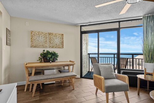 The Sea Suite  10th-Floor Corner Unit with Panoramic Ocean Views & Rooftop Pool