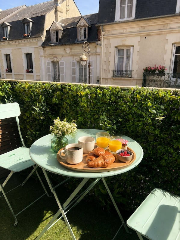 Unclassified image, 1 of 8, button - Vrbo Property (Deauville)