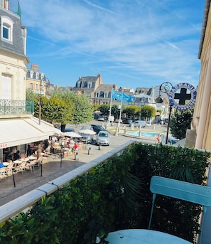 Unclassified image, 4 of 8, button - Vrbo Property (Deauville)