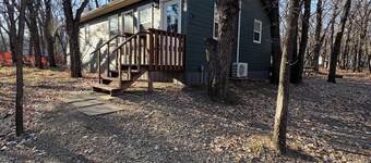 Large Cabin Super Close to Oak Lake! Perfect for Duck Hunting and Ice Fishing!