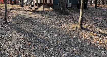 Large Cabin Super Close to Oak Lake! Perfect for Duck Hunting and Ice Fishing!