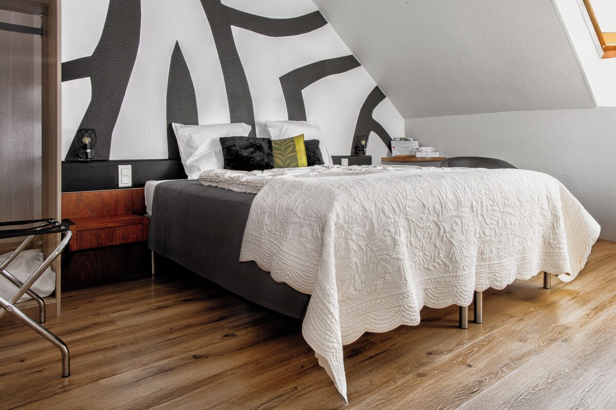 Classic Single Room