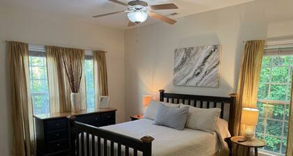 Cozy 3-bedroom 2.5-Bath raised beach cottage MONTHLY RENTAL ONLY Pawleys Island