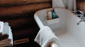 Unclassified image, 5 of 7, button - Cozy Log Cabin (Seba Beach)
