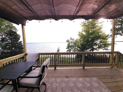 The Tiny Hideaway- Cozy Waterfront Cabin on Neebish Island, MI