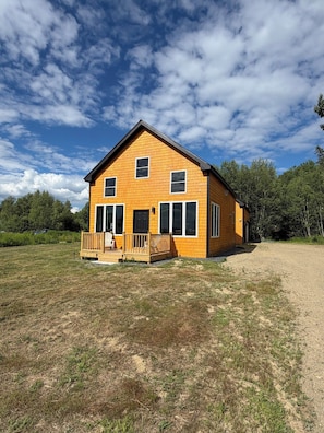 Unclassified image, 2 of 21, button - Unwind at The Highland Sunset—a comfortable three bedroom retreat. (Princeton)