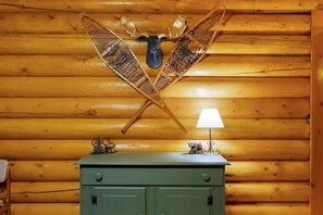 Unclassified image, 3 of 65, button - Tranquil 3-bedroom cabin in charming Darby perfect for relaxing stays (Darby)