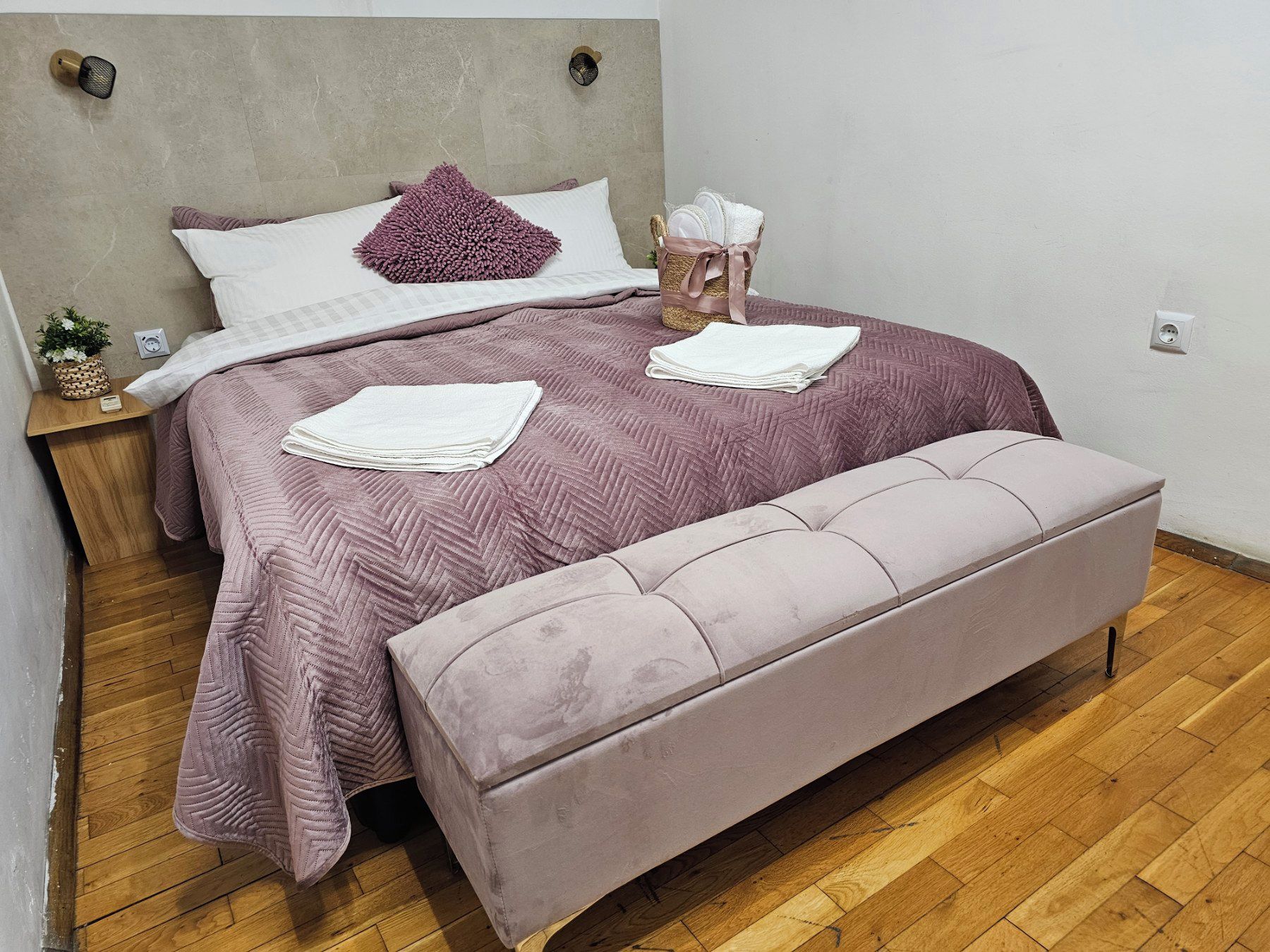 Deluxe Apartment, 1 Double Bed with Sofa bed, City View | Blackout drapes, iron/ironing board, WiFi (free)