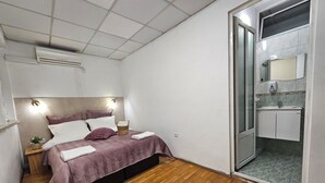 Deluxe Apartment, 1 Double Bed with Sofa bed, City View - Apartment City center with workspace (Sofia)