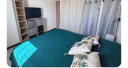 Small, air-conditioned house in a gated community, close to the beaches and shops